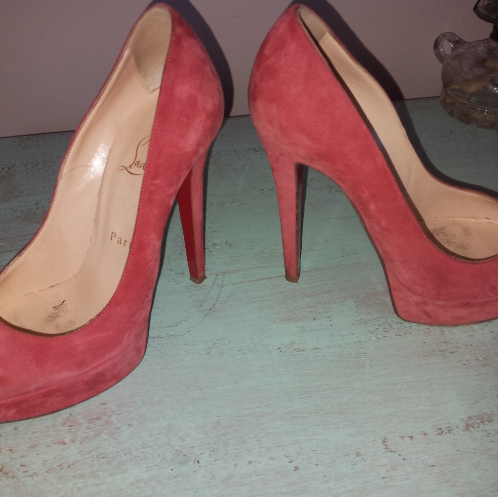 CHRISTIAN LOUBOUTIN PINK HEELS